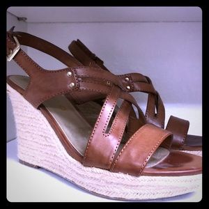 Brown wedge shoe!